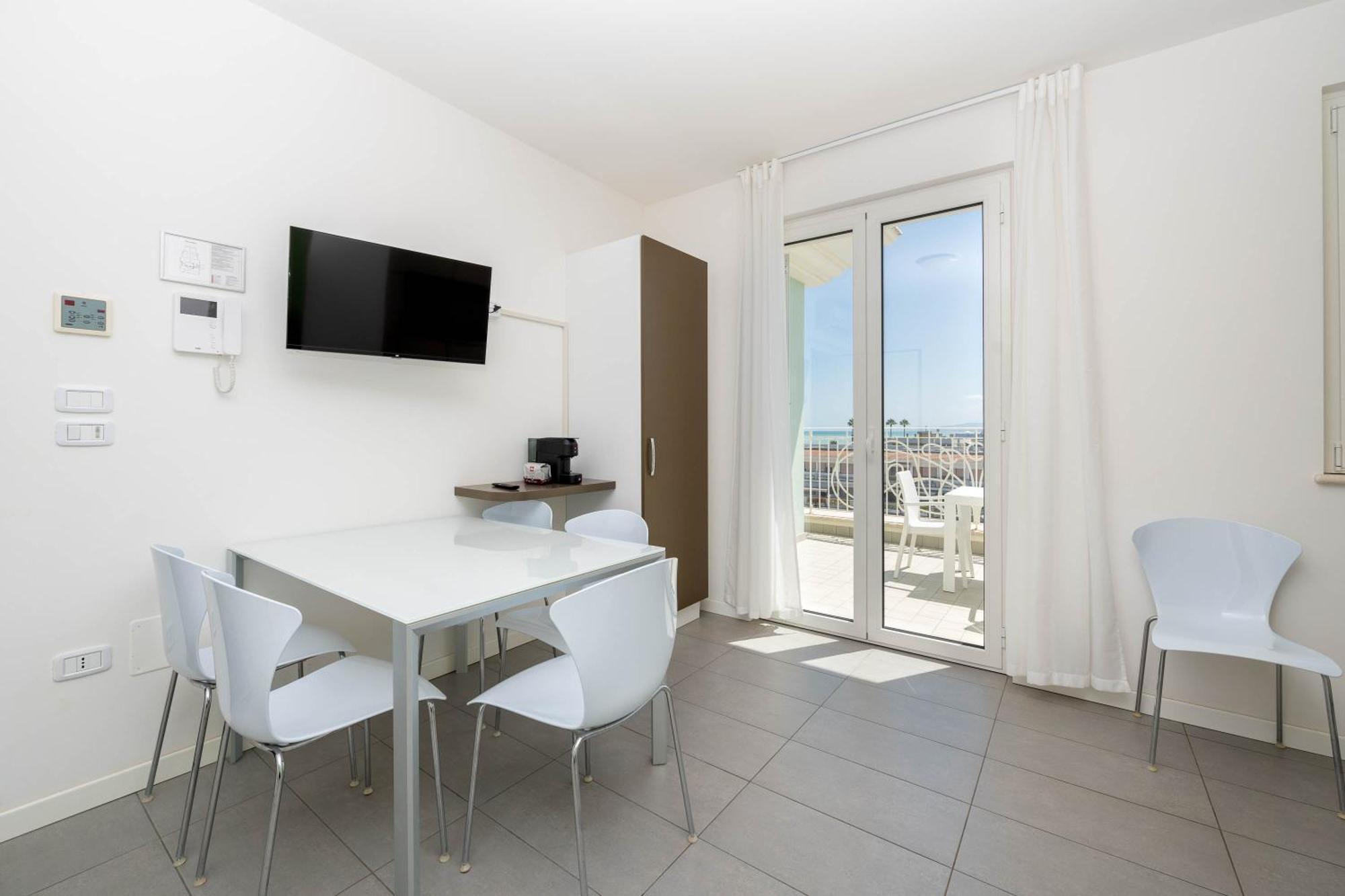 Apartamento Altomare - Vibra Villa Rosa Di Martinsicuro Exterior foto